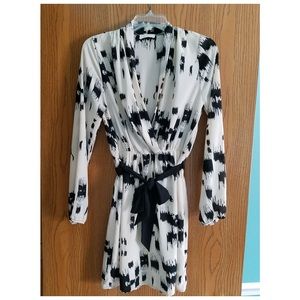 Black & White Everly Long-Sleeve Dress